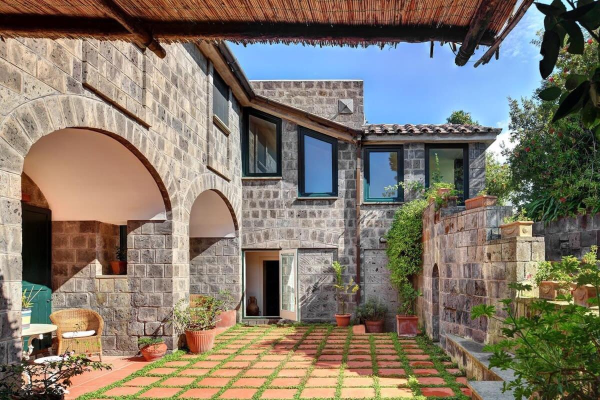 Fondo Turiello Villa Gardens Pool And Guest Services SantʼAgata sui Due Golfi Екстериор снимка